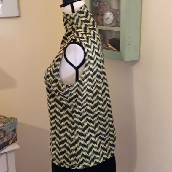 Classiques Entier Chevron Pattern Top - Picture 4 of 10